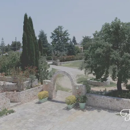 לינה וארוחת בוקר Masseria Fabula Bistrot & Maison